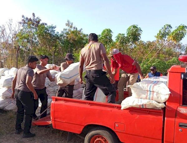 Pasca Gempa, Sikka Bergerak: Polri dan Berbagai Elemen Salurkan Bantuan ke Warga Terdampak