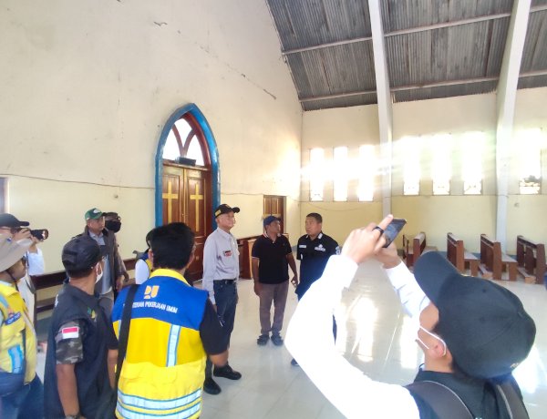 Menteri PU Turun ke Palue Sikka, Dua Gereja Terdampak Gempa Jadi Fokus Rekonstruksi Tahan Gempa