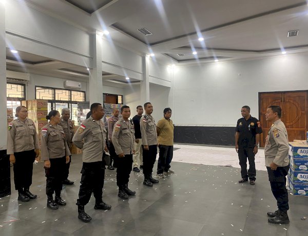 Dua Kendaraan Bergerak, Bantuan Logistik Polres Sikka Menyasar Empat Wilayah