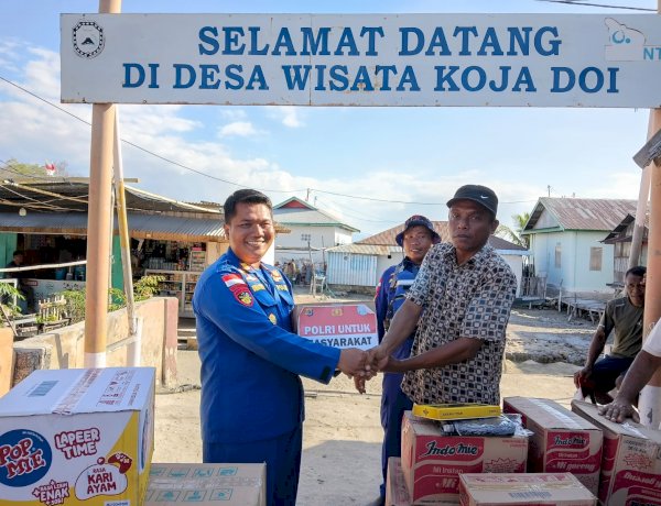 Tak Kenal Waktu, Polres Sikka Terus Bergerak: Bantuan Logistik Menyeberang, Menyapa Warga hingga Kepulauan