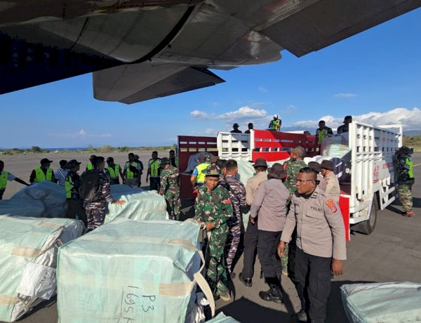 Gelombang Solidaritas Mengalir ke Sikka, Ratusan Koli Bantuan Gempa Tiba di Maumere, Polres Kawal hingga Jalur Distribusi