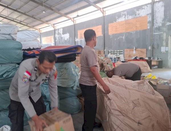 Dari Gudang Cosik, Bantuan Disortir, Harapan untuk Warga Sikka Terdampak Gempa Digerakkan