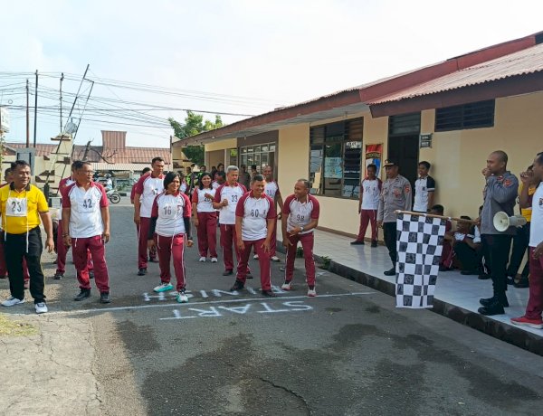 Polres Sikka Uji Ketangguhan Personel Lewat Kesamaptaan Jasmani dan Bela Diri Polri