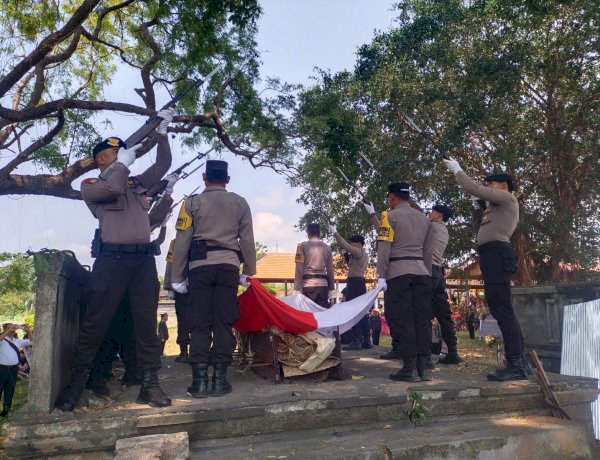 Di Setra Karangasem, Pengabdian Aiptu I Nengah Mertayasa Dilepas dalam Keheningan dan Kehormatan