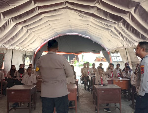 “Dorong Generasi Muda Berprestasi, Polsek Alok Polres Sikka Sosialisasikan SMA Kemala Taruna Bhayangkara”