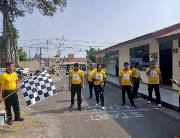 Matangkan Kesiapan Menuju Sekolah Inspektur Polisi, Polres Sikka Gembleng Fisik Tujuh Personel Melalui Binlat Kesamaptaan Jasmani