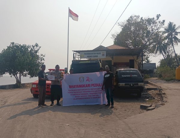Bhayangkari Papua Salurkan Bantuan Sembako bagi Korban Gempa di Palue, Wujud Kepedulian Nyata untuk Warga Sikka