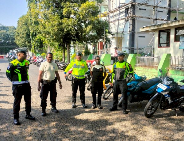 Ibadah Aman, Lalu Lintas Lancar! Satlantas Polres Sikka Turun Langsung ke Tiga Gereja
