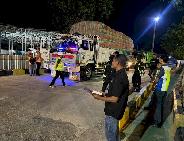Polres Sikka Intensifkan Operasi Sarang Narkoba, Truk Ekspedisi Rute Maumere–Surabaya Diperiksa