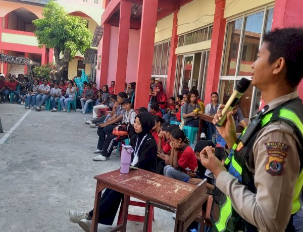 Sat Lantas Polres Sikka Ajak Mahasiswa Akademi Farmasi Santo Fransiskus Xaverius Budayakan Tertib Berlalu Lintas