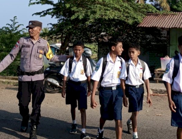 Dari Persimpangan hingga Gerbang Sekolah, Polres Sikka Buktikan Pelayanan Nyata untuk Masyarakat