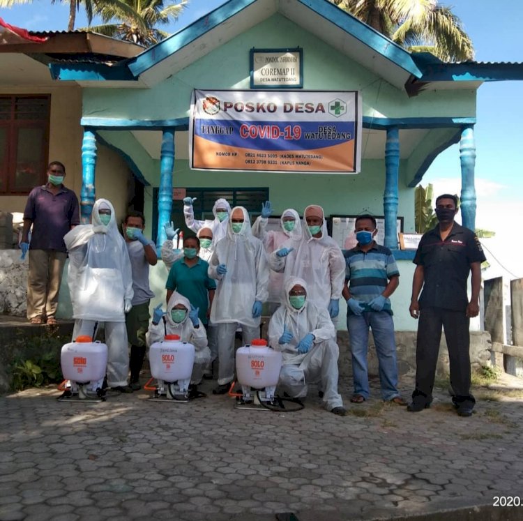 Bersama Tim Relawan, Kasi Humas Polsek Lela Lakukan Penyemprotan Disinfektan