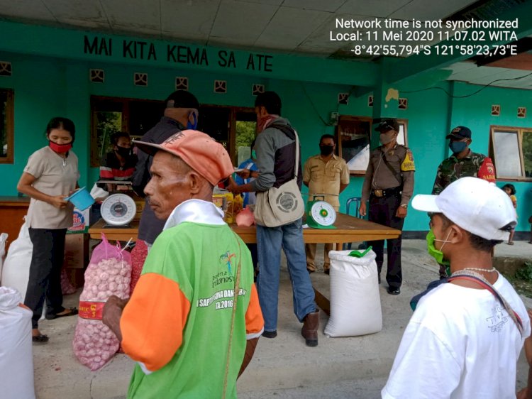 Gelar Pasar Murah Di Kecamatan Paga Bhabinkamtibmas Lakukan Pengamanan