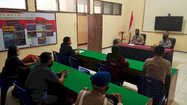 Kabag Ops Pimpin Rapat Koordinasi Terkait Pelaksanaan Pembekalan Murid Baru SMPN 1 Maumere Dalam Situasi  Adaptasi Kebiasaan Baru