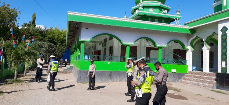 Personil Polres Sikka Lakukan Patroli Cipta Kondisi Dalam Rangka Perayaan Hari Raya Tahun Baru Islam 1442 H