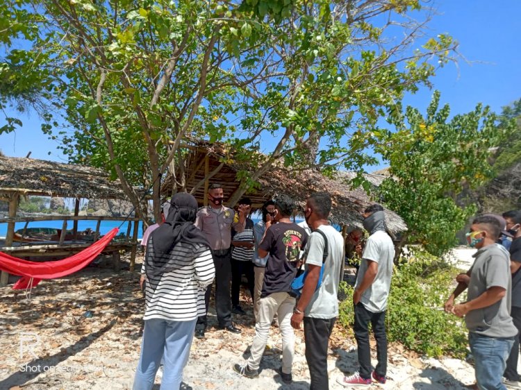Brigpol Sudirman Sosialisasikan 3M Kepada Pengunjung Pantai Koka