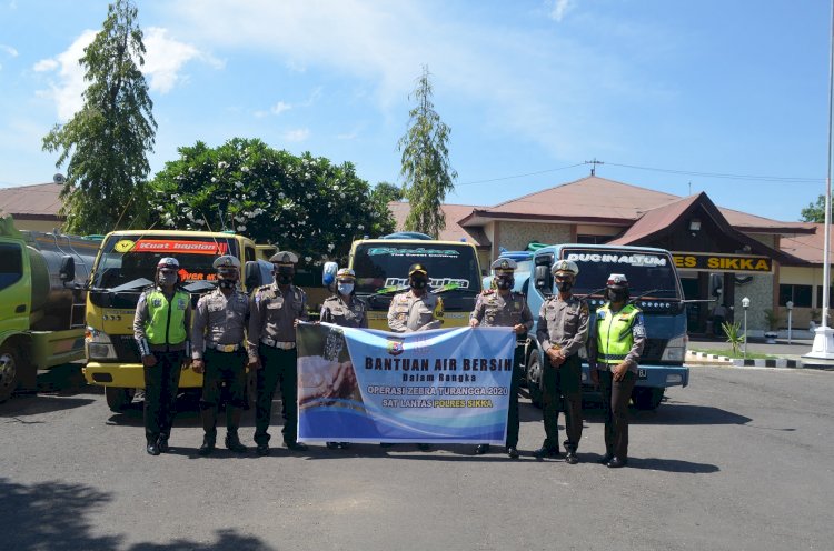 Operasi Zebra Turangga-2020, Polres Sikka Berikan Bantuan Air Bersih Bagi Masyarakat Desa Watugong