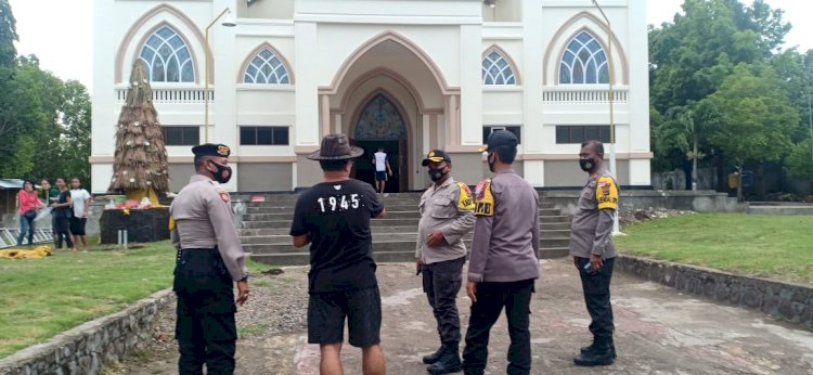 Pastikan Perayaan Nataru Aman, Kapolres Sikka Lakukan Pengecekan Gereja di Kota Maumere