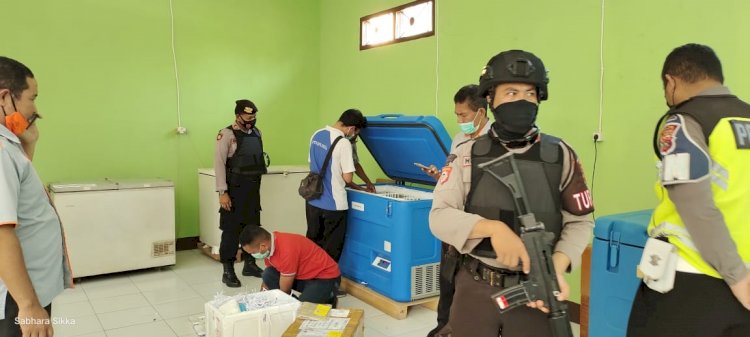 Kasat Samapta Polres Sikka Pimpin Pengamanan Dan Pengawalan Vaksin Covid-19