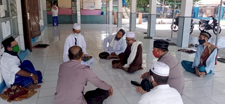 Ipda Anshari Silahturahmi Dengan Imam Masjid : Mari Kita Bersinergi Menjaga Sikka Dari Radikalisme