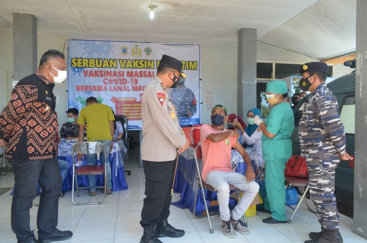 PPKM Level IV di Sikka, Kapolda NTT Pantau Proses Vaksinasi di Lanal Maumere