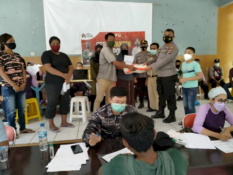 Gerai Vaksinasi TNI POLRI Di SOS Children Waturia
