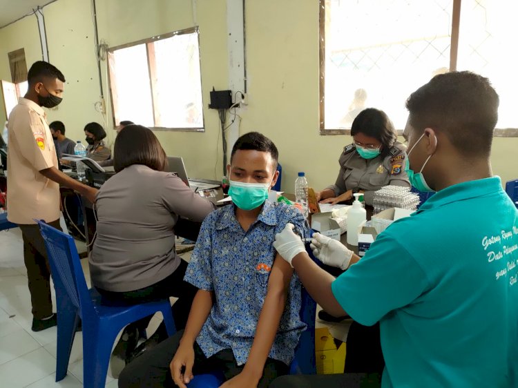 Gerai Vaksin TNI-Polri  Menggelar Vaksinasi Tahap II di Smk Santa Matilda