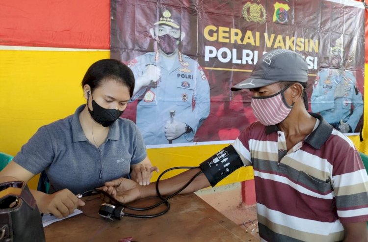 Polres Sikka Bersama Brimob Batalyon B Pelopor  Laksanakan Vaksinasi Dosis 2