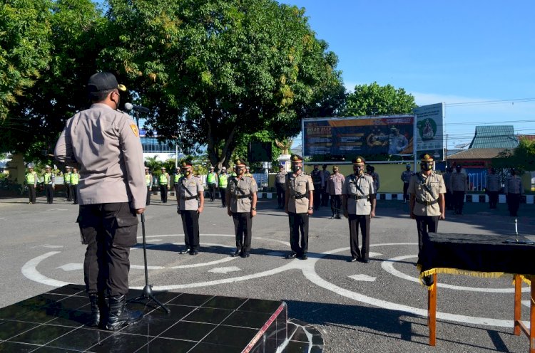 Kapolres Sikka Pimpin Upacara Serah Terima Jabatan Kapolsek dan Jabatan Perwira lainnya