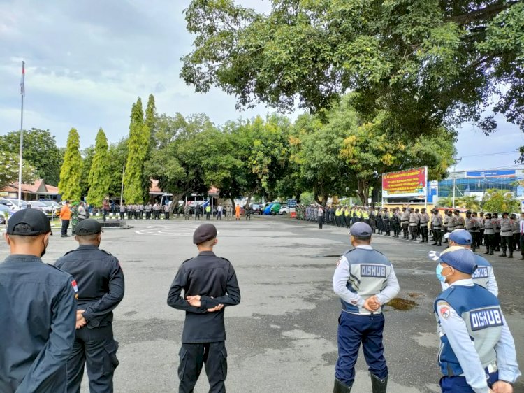 Menyongsong Nataru, Polres Sikka Laksanakan Apel Gelar Pasukan Operasi Lilin Ranakah 2021