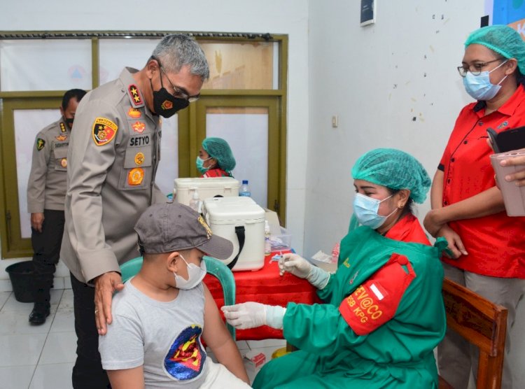 Tinjau Pelaksanaan Vaksinasi Merdeka Anak, Kapolda NTT : Target yang Harus Dicapai dengan Jumlah Anak yang Ada di Wilayah Nusa Tenggara Timur kurang lebih 607.189