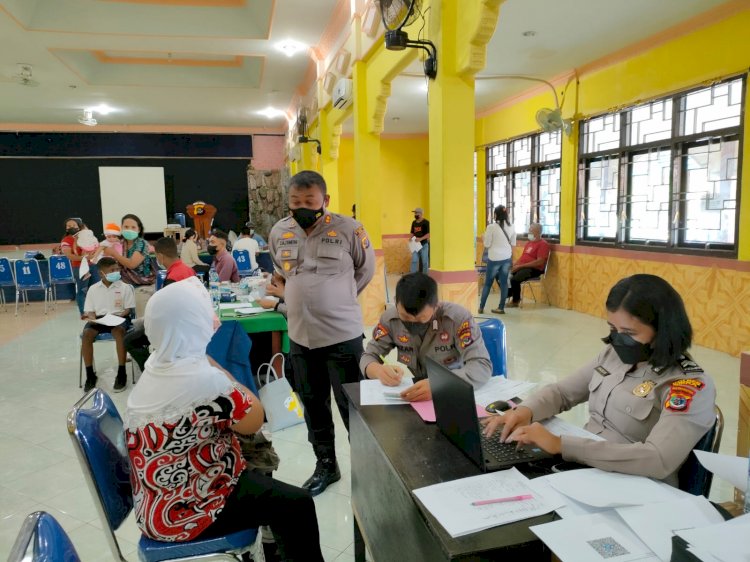 Tinjau Vaksinasi Serentak Indonesia, Kapolres Sikka Lakukan Zoom Meeting Dengan Kapolri