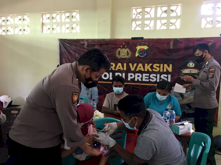 Tim Gerai Vaksin Polri Presisi Polres Sikka Gelar vaksinasi Anak umur 6-11 tahun di Sekolah MIS Al Muhajirin Perumnas