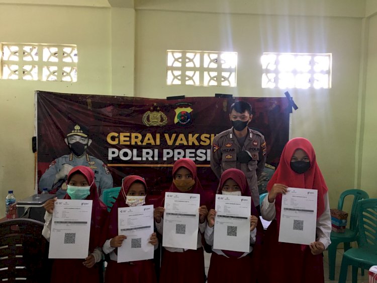 Tim Gerai Vaksin Polri Presisi Polres Sikka Gelar vaksinasi Anak umur 6-11 tahun di Sekolah MIS Al Muhajirin Perumnas