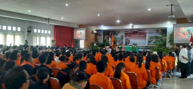 Kapolda NTT Memberikan Kuliah Umum Di Universitas Nusa Nipa Maumere