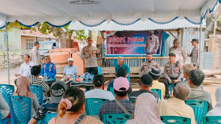 Kapolres Sikka Ngopi Panas Bersama Masyarakat Kelurahan Kota UNENG