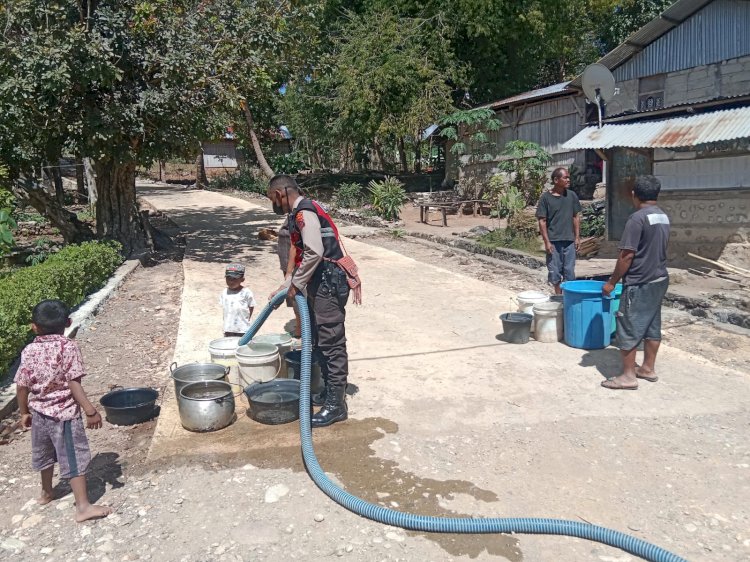 Kapolres TTU Lepas Pendistribusian Bantuan Air Bersih ke 4 Desa
