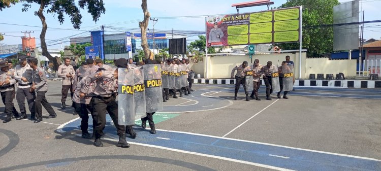 Polres Sikka Kembali Menggelar Latihan Dalmas Dalam Rangka Pengamanan Pemilu 2024