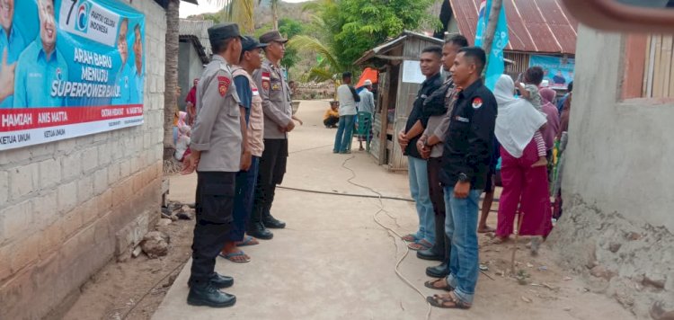 Polres Sikka Laksanakanan Pengamanan Kegiatan Pertemuan Terbatas Caleg DPRD Sikka Di Desa Kojagete