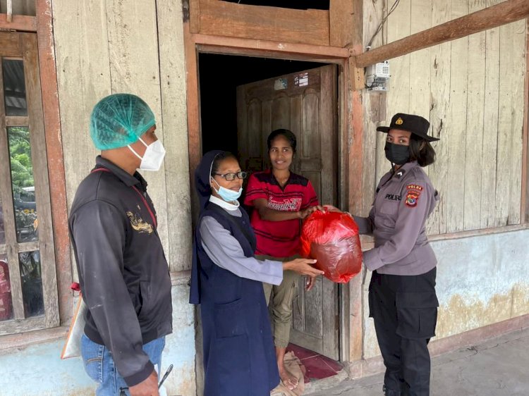 Misi Kemanusiaan, Tim Trauma Healing Polwan Ditsamapta Polda NTT Mendekatkan Harapan di Tengah Erupsi