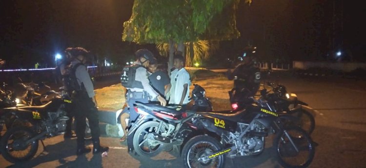 Patroli Cipta Kondisi Oleh Unit Turjawali Satuan Samapta Polres Sikka.
