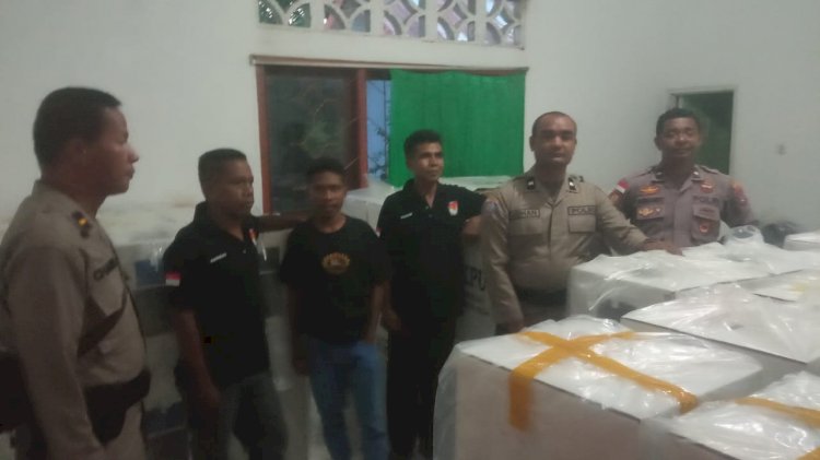 Pengamanan Pergeseran Logistik Pemilu Tahun 2024 dari PPK Kecamatan Mapitara ke Gudang KPU Kabupaten Sikka Berlangsung Lancar
