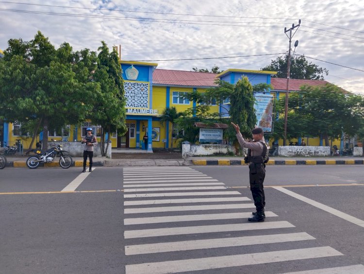 Unit Turjawali Sat. Samapta Polres Sikka Gencar Lakukan Patroli Strongpoint Pagi Dan Pengaturan Lalu Lintas