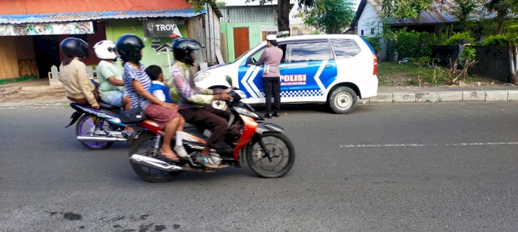 Kegiatan Himbauan Keselamatan Berlalu Lintas Berjalan Lancar di Kota Maumere Kab. Sikka