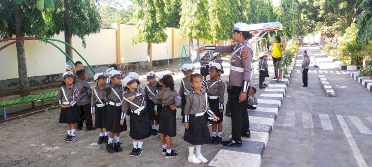 Unit Kamsel Sat Lantas Polres Sikka Laksananakan Kegiatan Polisi Cilik (Pocil) di TKK Sang Timur Maumere