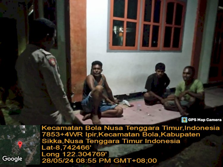 Patroli Rutin Polsek Bola Polres Sikka Ciptakan Kamtibmas Yang Kondusif