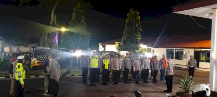 Kabag Ops Pimpin Apel Malam Pam Rapat Pleno Verifikasi Administrasi Terhadap Dokumen Dukungan Bakal Paslon Independen Dalam Pemilihan Bupati Dan Wakil Bupati Sikka Tahun 2024