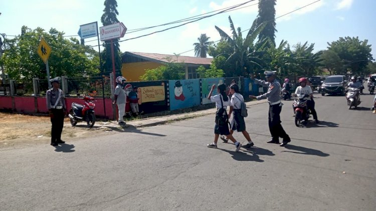 Patroli Siang Sat Lantas di Wilayah Hukum Polres Sikka