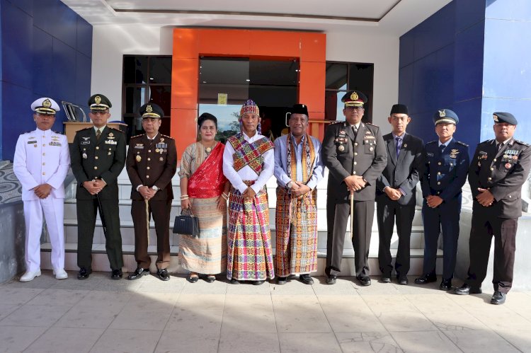 Kapolres Sikka Hadiri Upacara Peringatan Hari Lahir Pancasila bersama Forkopimda Kab. Sikka