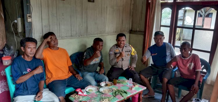 Kegiatan Patroli Sambang Oleh Bhabinkamtibmas Polsek Lela AIPDA Adrianus Nonte di Desa Lela, Kec. Lela, Kab. Sikka